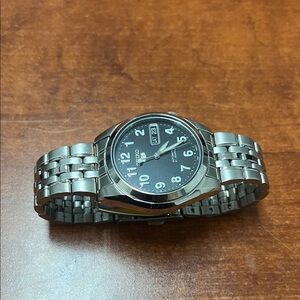 Seiko Black Dial Silver Bracelet Watch